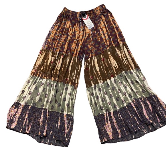 Sacred Threads Pants - BL/RD 10.  222617.  PALLOZO PANTS by Sacred Threads L/XL